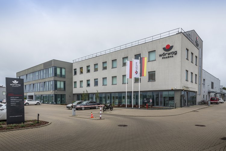 Outside_02.jpg